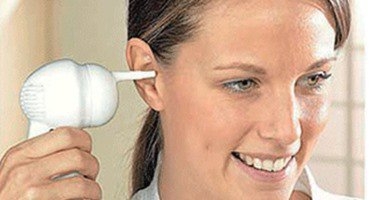 كيف تنظف أذنك بطريقة صحيحة ؟