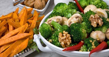 باحثون ينصحون باتباع النظم الغذائية النباتية لإنقاص الوزن 