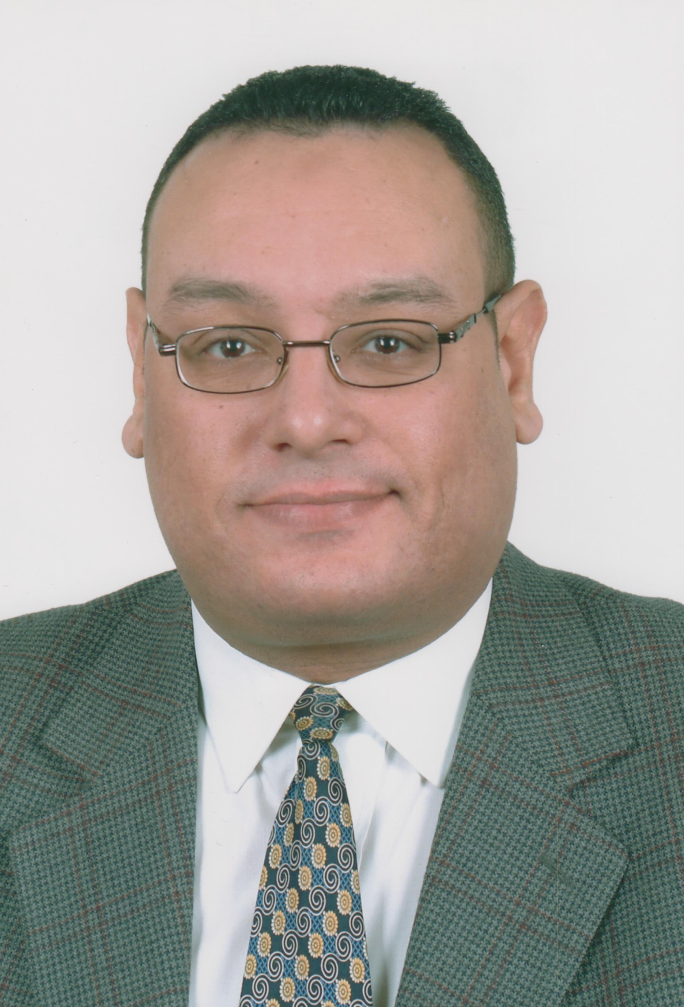 أشرف عزمى الرفاعى