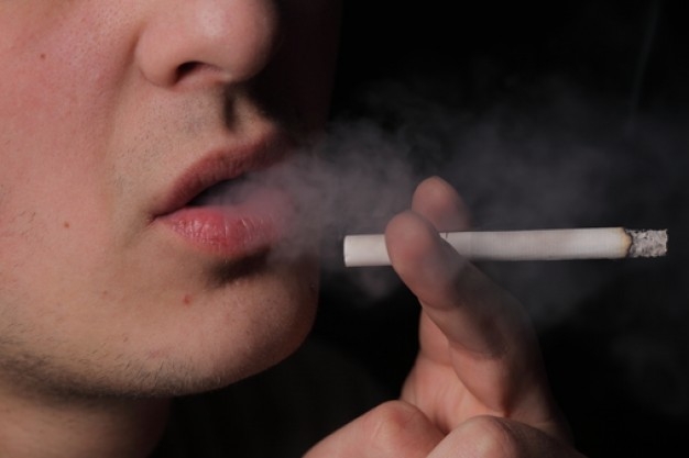 اضرار التدخين على الأنف والأذن والحنجرة