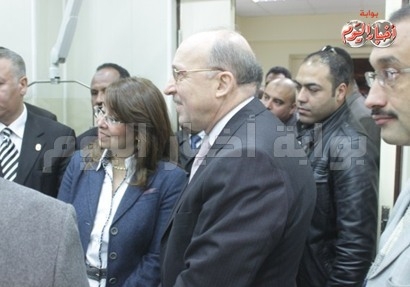 وزير الصحة بأسوان ينفي وجود أزمة مالية بمشروع الرعاية الصحية